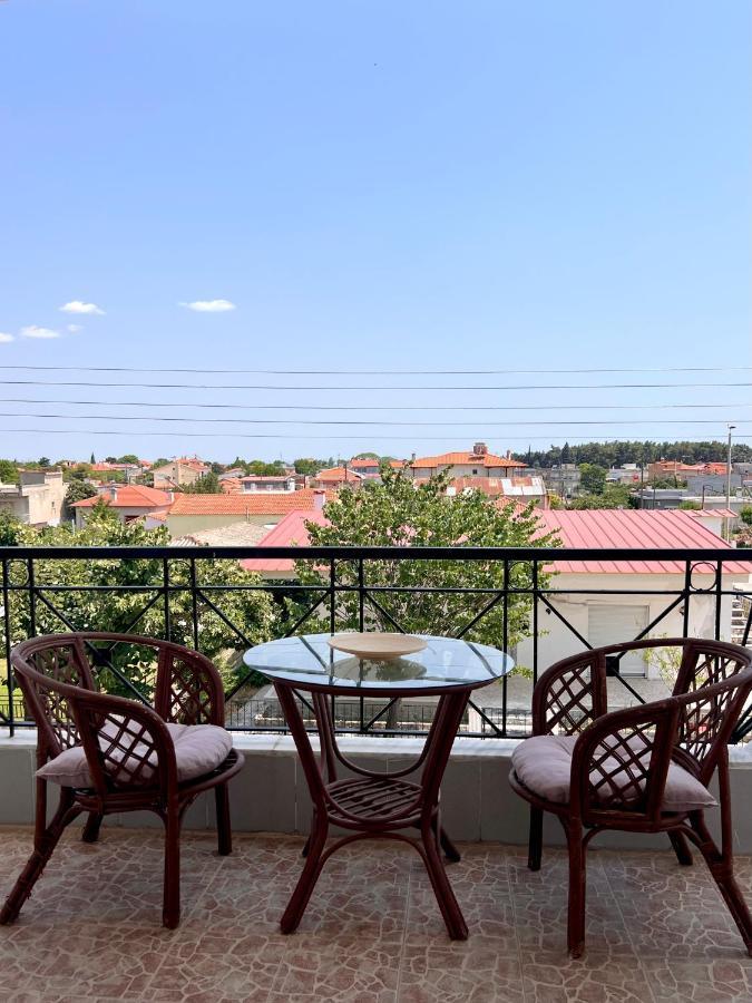 Dimitra House Entire Apartment With Balcony And View Pherrai ภายนอก รูปภาพ
