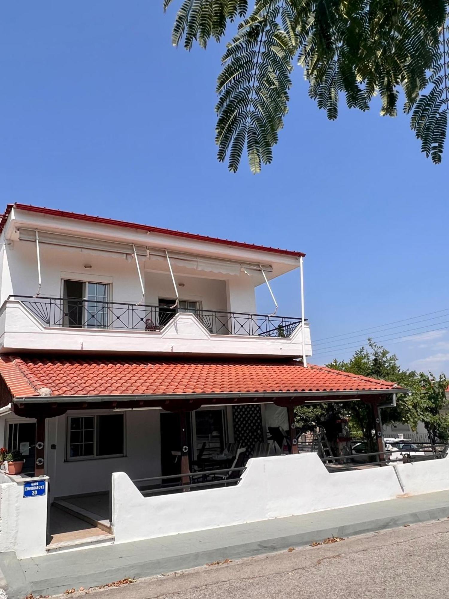 Dimitra House Entire Apartment With Balcony And View Pherrai ภายนอก รูปภาพ
